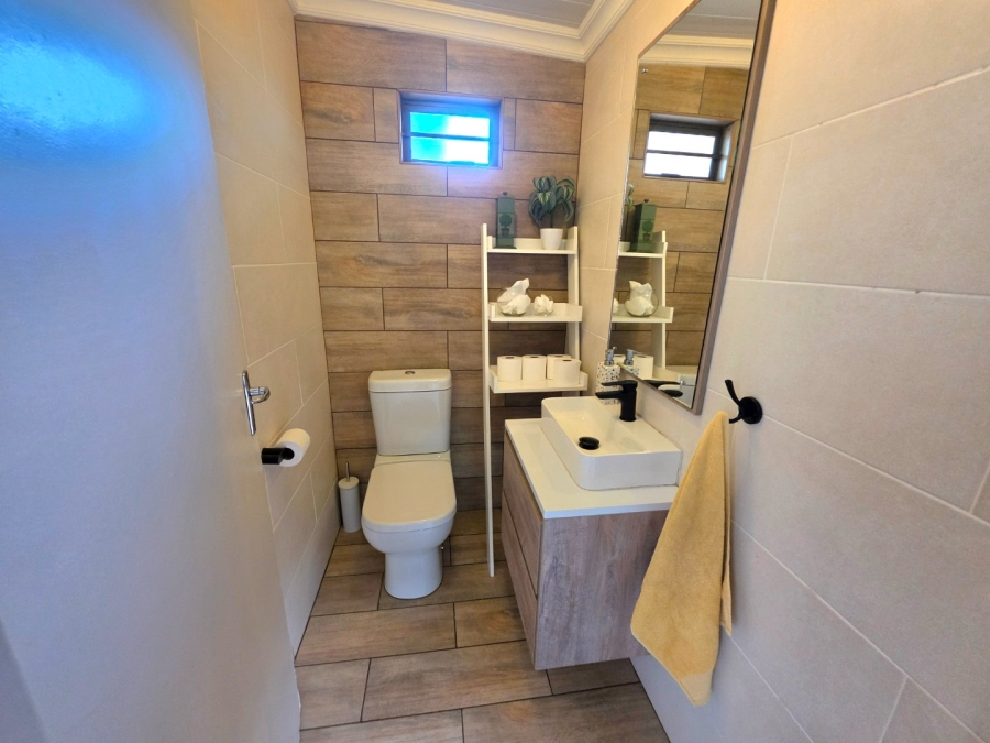 5 Bedroom Property for Sale in Panorama Free State